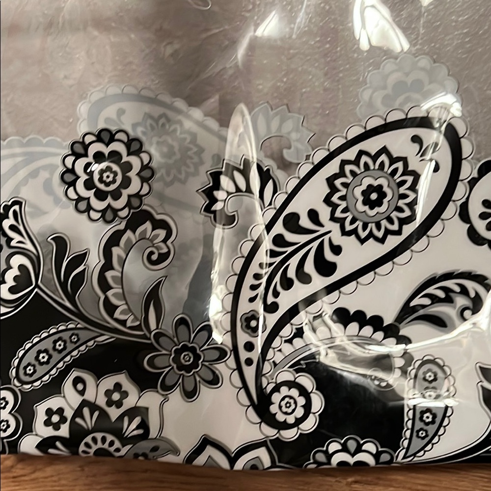 Vera Bradley large tote EUC - Picture 4 of 6